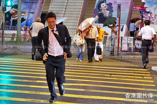 颱風納沙集結香港之 西  八號信號早上大部份時間維持 (hkgimages-20110928-185252) - 香港天氣相片- 香港圖片庫